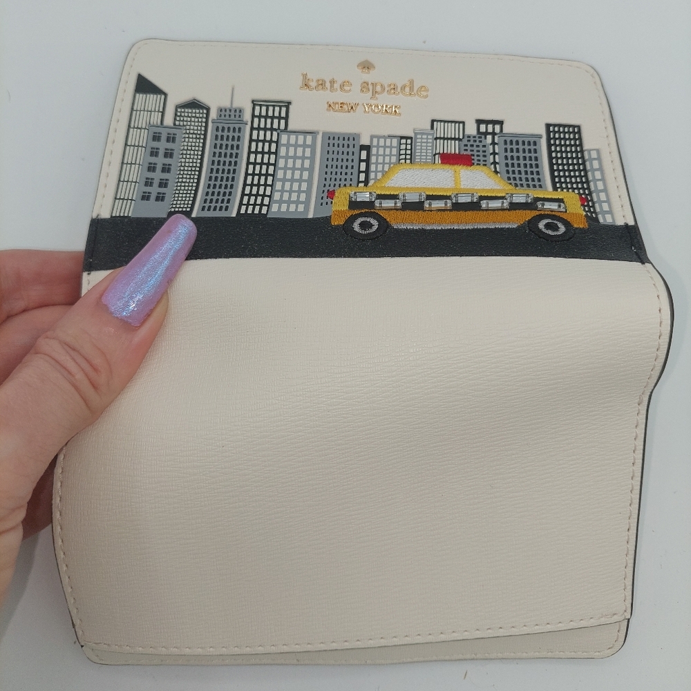 Kate Spade NYC Big Apple Taxi med slim bifold wallet - Picture 3 of 5